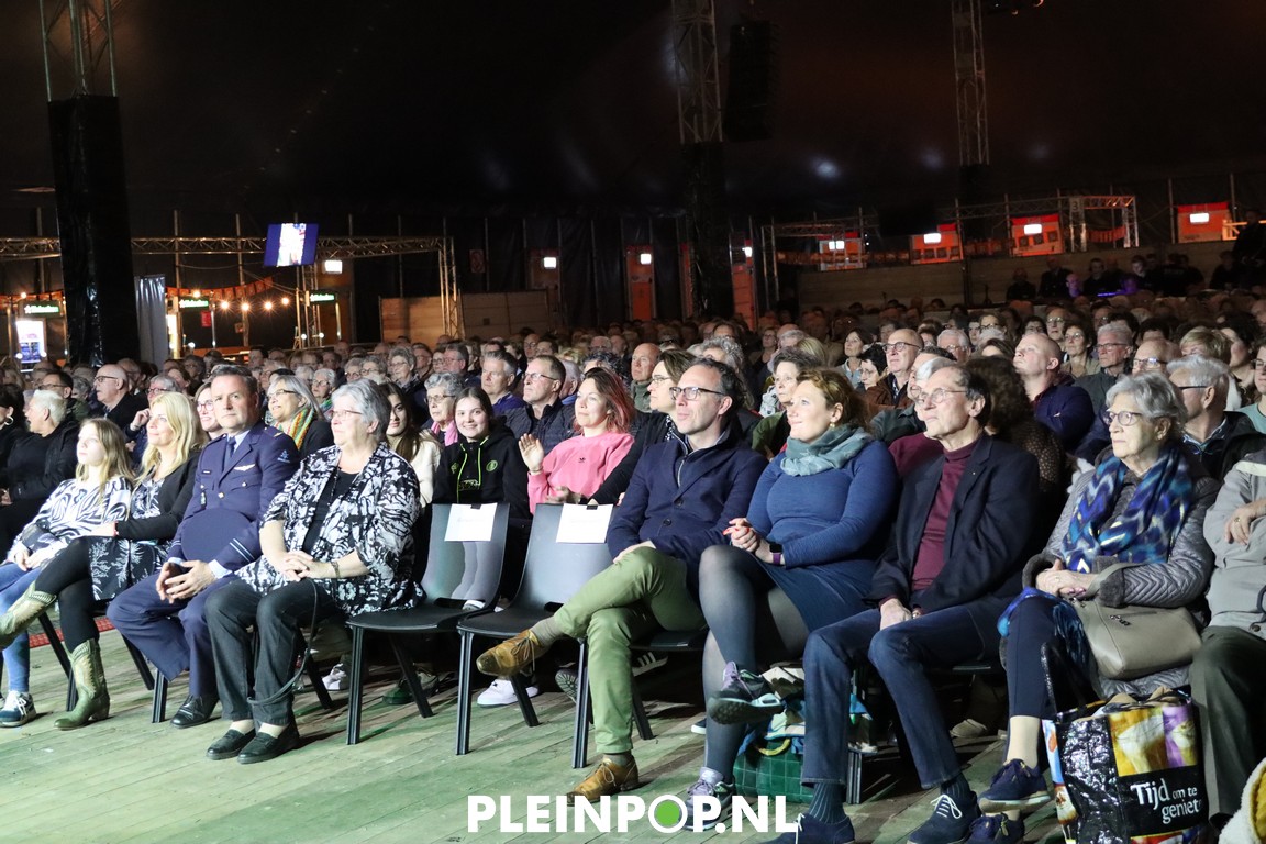 Donderdagavond 13 04 2023              (20)